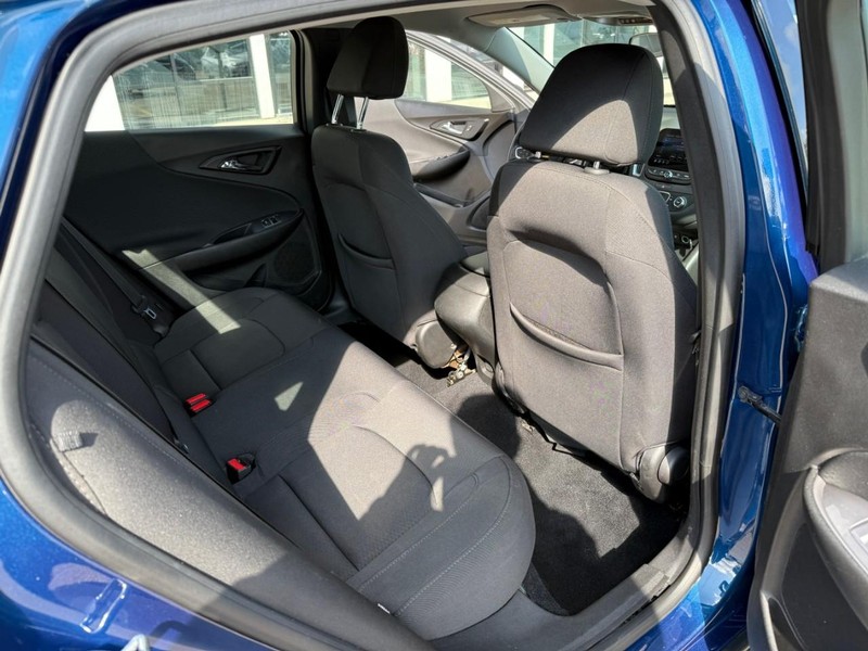 Chevrolet Malibu Vehicle Image 15