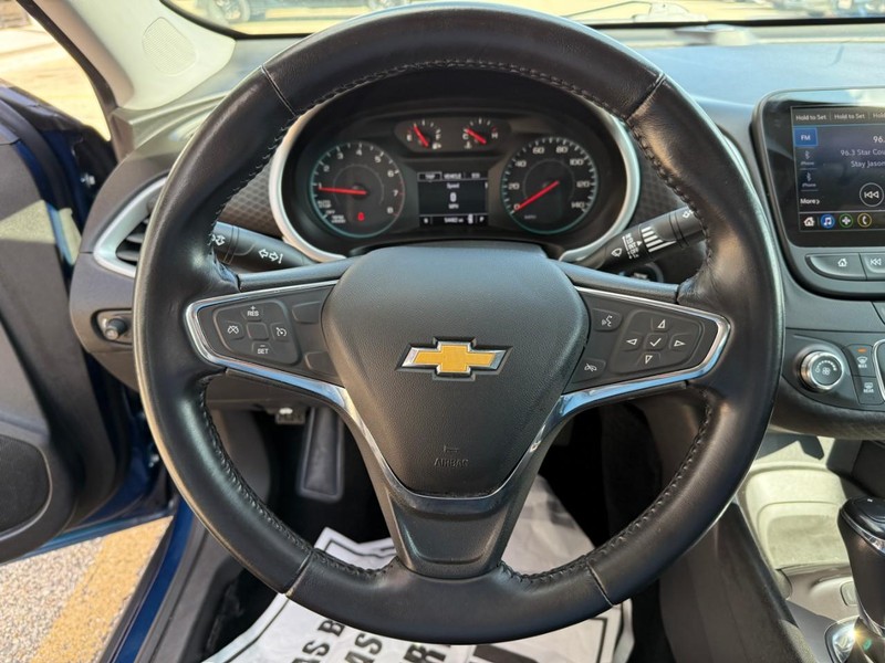 Chevrolet Malibu Vehicle Image 19