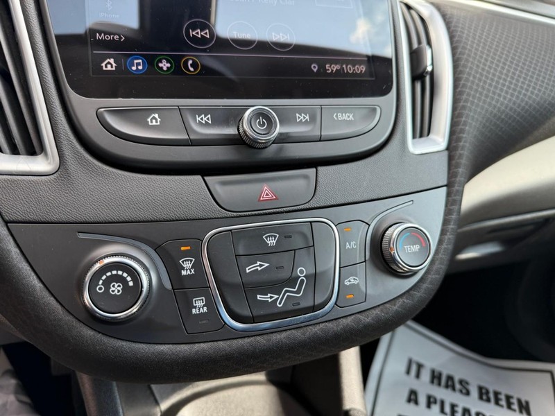 Chevrolet Malibu Vehicle Image 26