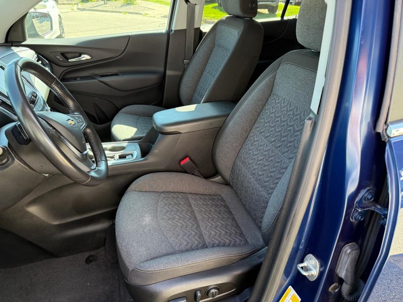 Chevrolet Equinox Vehicle Image 09