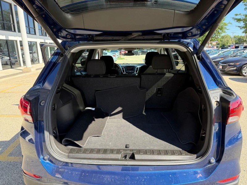 Chevrolet Equinox Vehicle Image 13