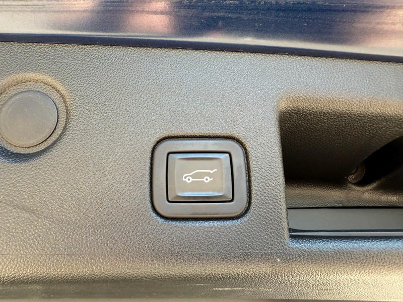 Chevrolet Equinox Vehicle Image 14