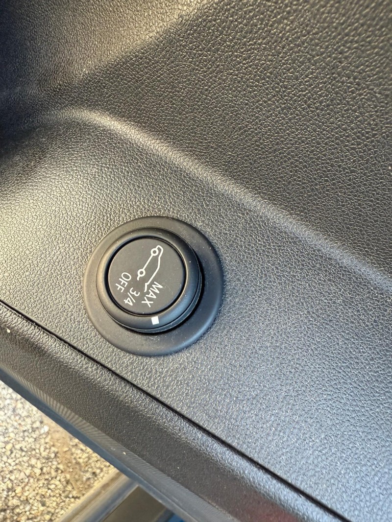 Chevrolet Equinox Vehicle Image 19