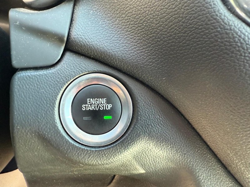 Chevrolet Equinox Vehicle Image 24