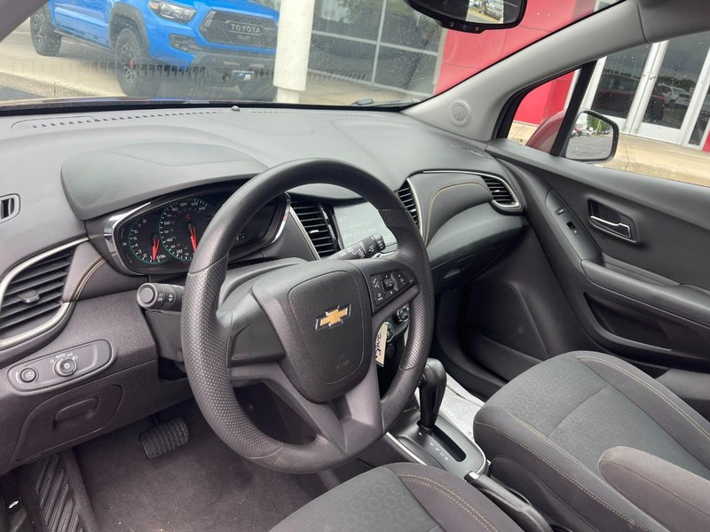 Chevrolet Trax Vehicle Image 12