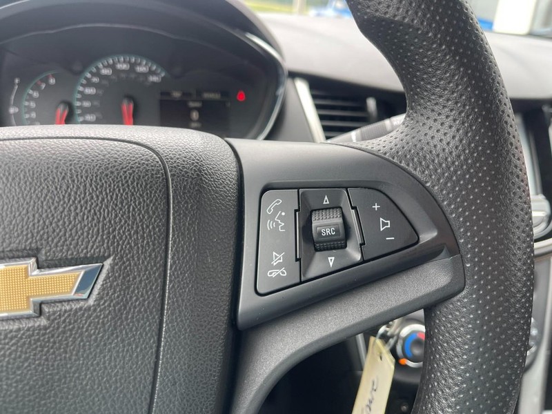 Chevrolet Trax Vehicle Image 13