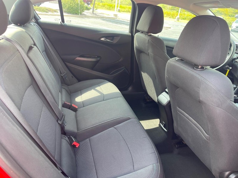Chevrolet Cruze Vehicle Image 10