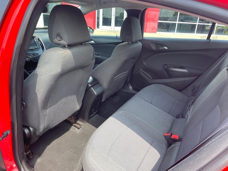 Chevrolet Cruze Vehicle Image 18