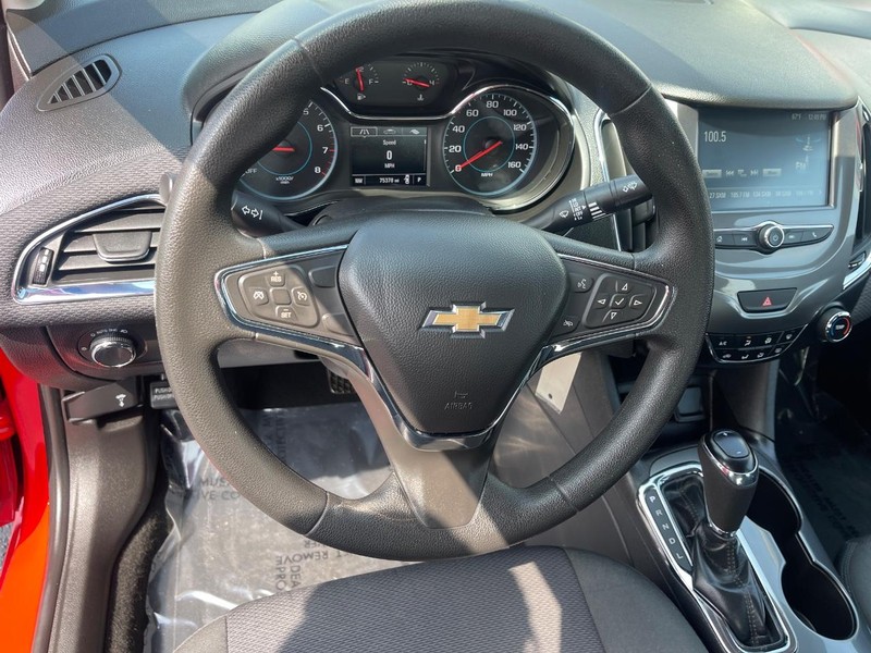 Chevrolet Cruze Vehicle Image 19