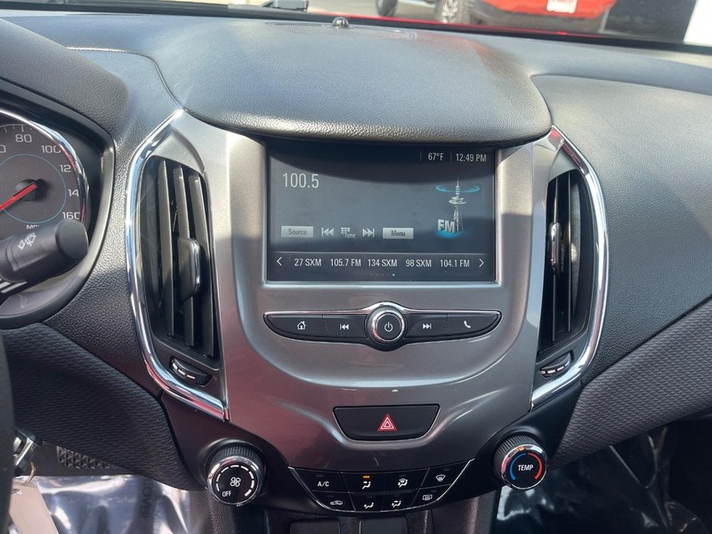 Chevrolet Cruze Vehicle Image 25