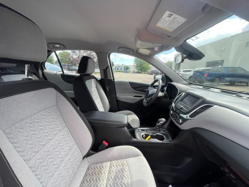 Chevrolet Equinox Vehicle Image 03