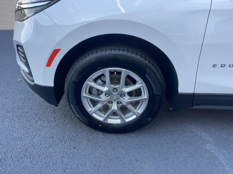 Chevrolet Equinox Vehicle Image 06