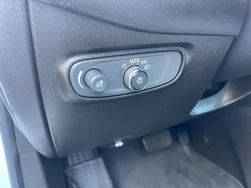 Chevrolet Equinox Vehicle Image 15
