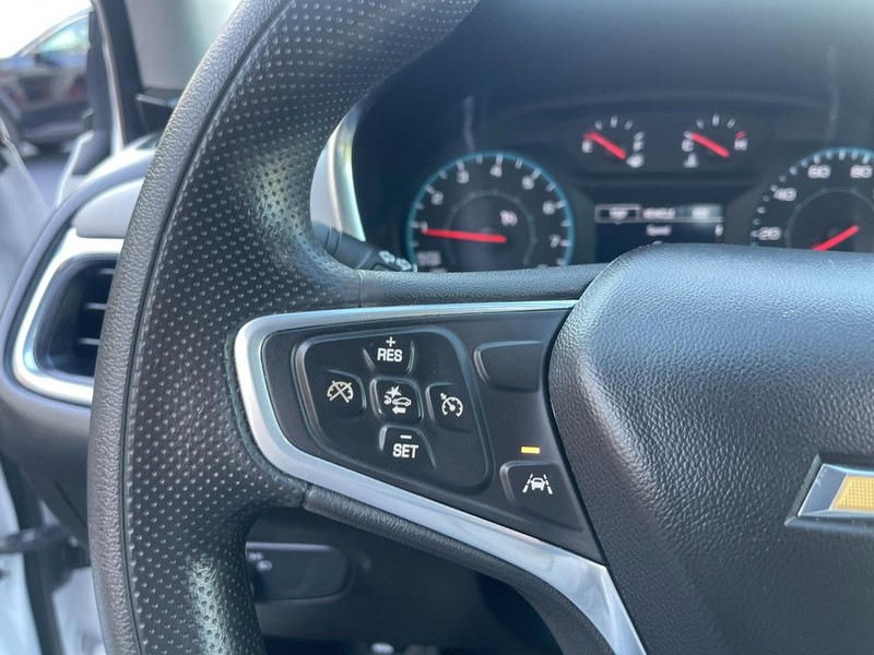 Chevrolet Equinox Vehicle Image 17