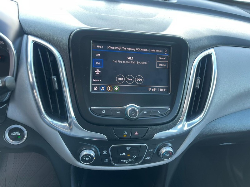 Chevrolet Equinox Vehicle Image 21
