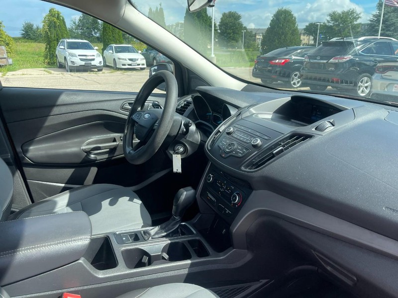 Ford Escape Vehicle Image 02