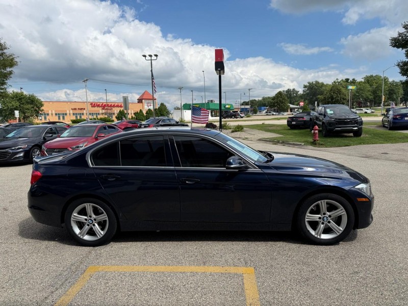 BMW 3 Series Vehicle Image 04