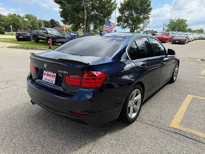 BMW 3 Series Vehicle Image 05