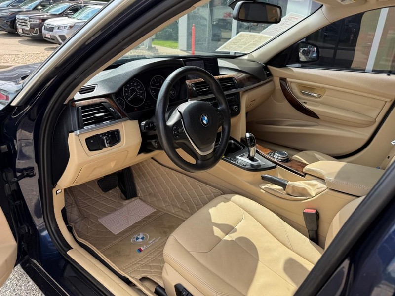 BMW 3 Series Vehicle Image 10