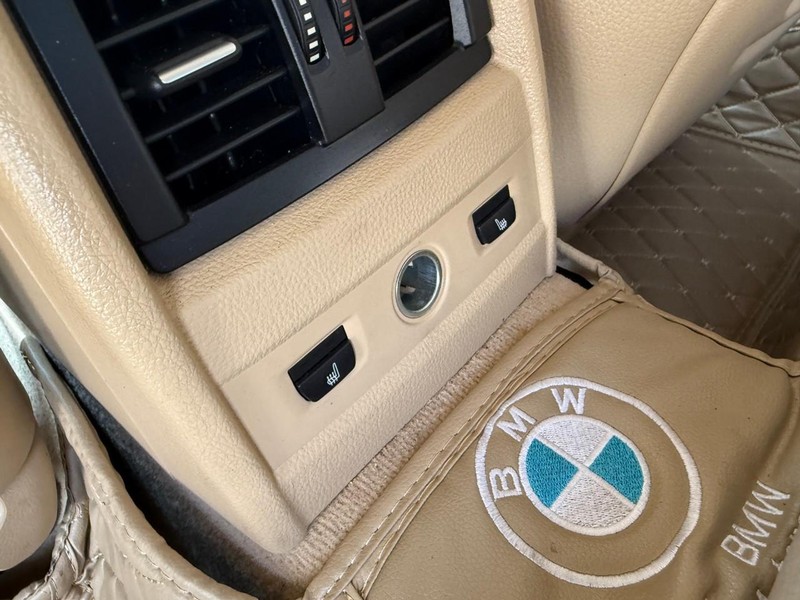 BMW 3 Series Vehicle Image 13