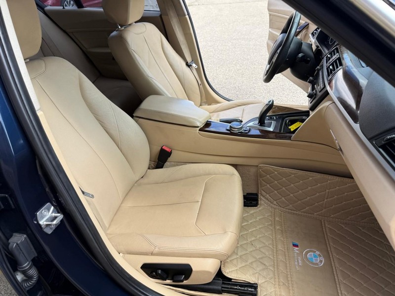 BMW 3 Series Vehicle Image 17