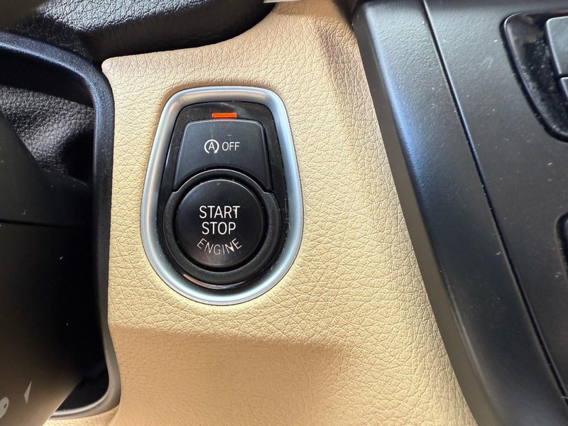 BMW 3 Series Vehicle Image 26