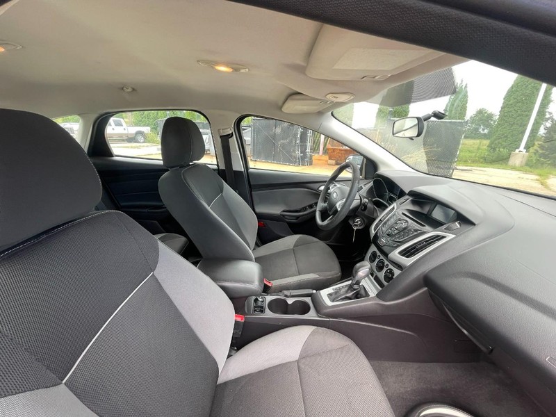 Ford Focus Vehicle Image 03