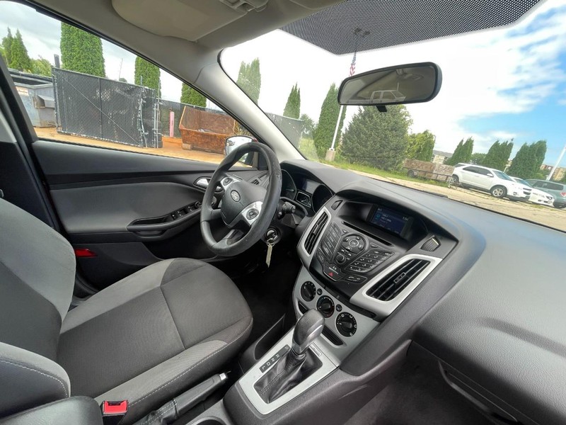 Ford Focus Vehicle Image 05
