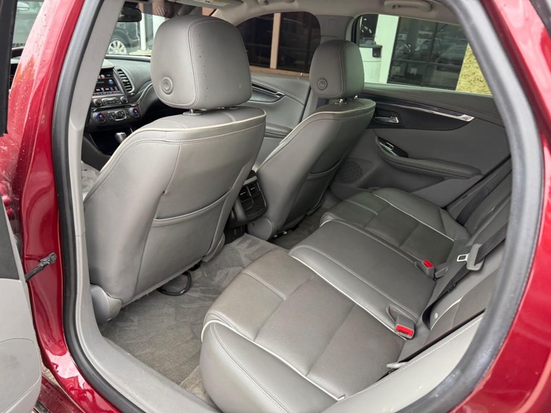 Chevrolet Impala Vehicle Image 12