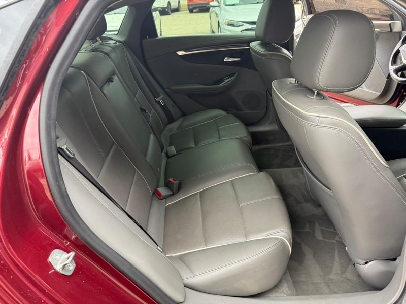 Chevrolet Impala Vehicle Image 14