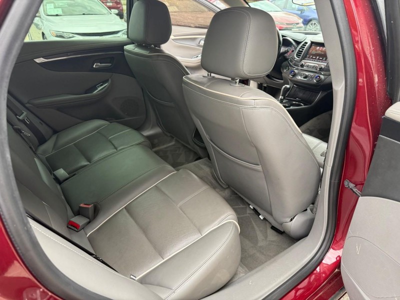 Chevrolet Impala Vehicle Image 15