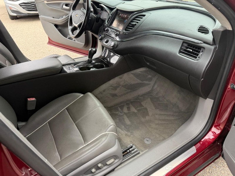 Chevrolet Impala Vehicle Image 17