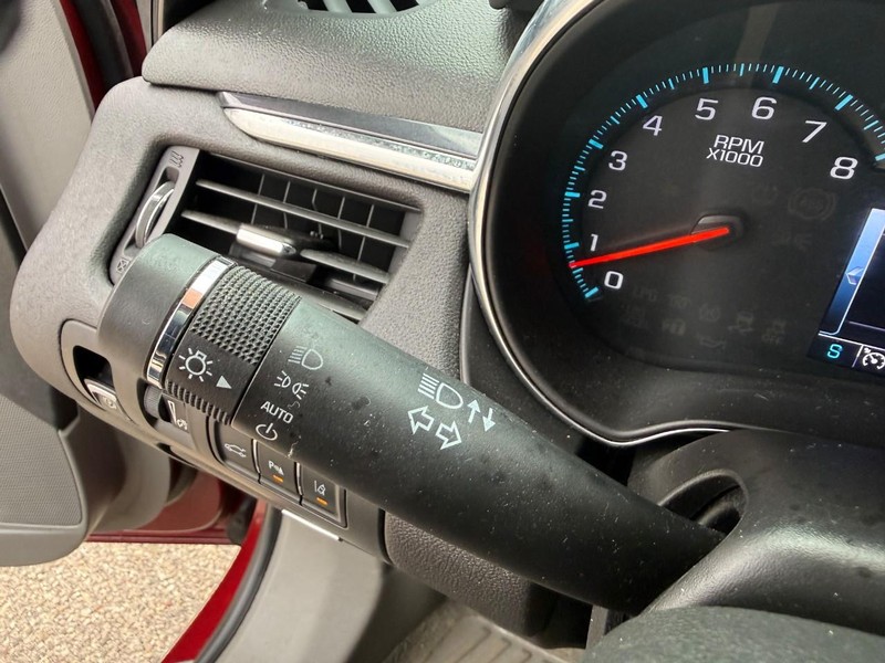 Chevrolet Impala Vehicle Image 21