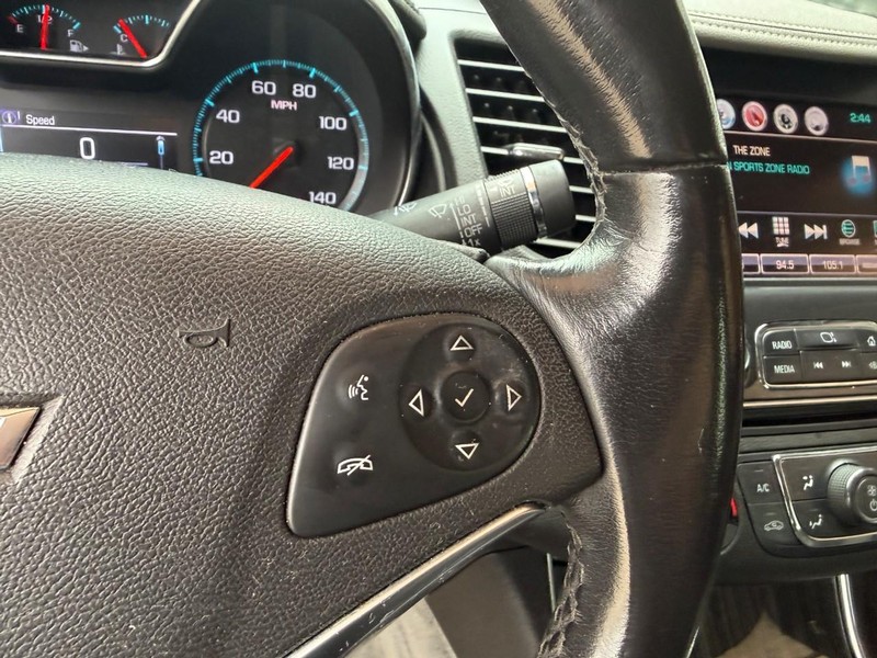 Chevrolet Impala Vehicle Image 23