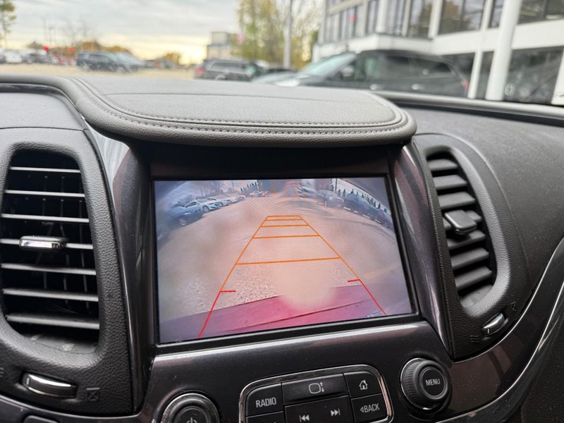 Chevrolet Impala Vehicle Image 26