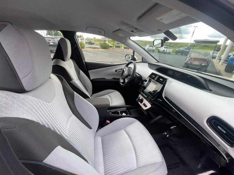 Toyota Prius Vehicle Image 07