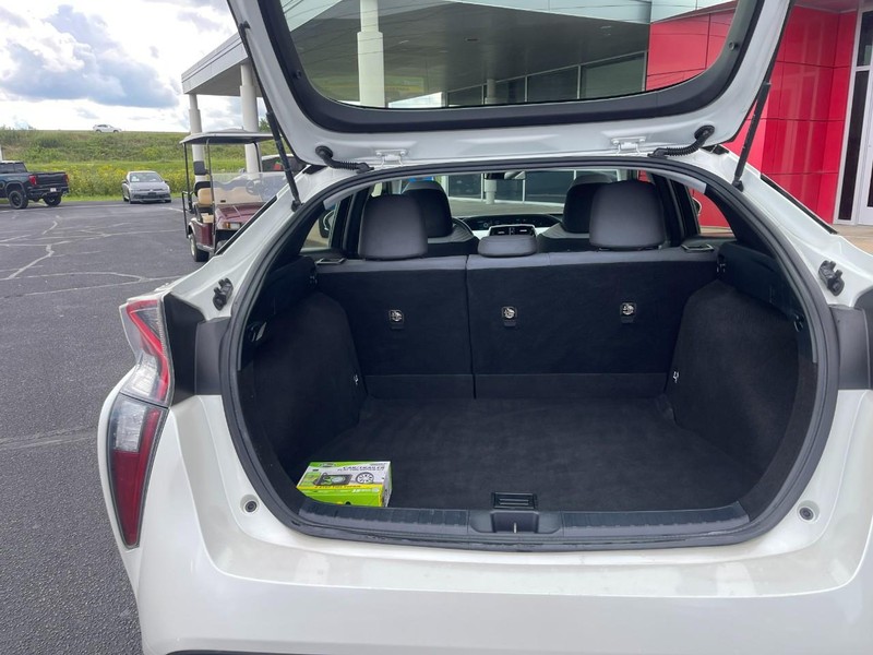Toyota Prius Vehicle Image 12