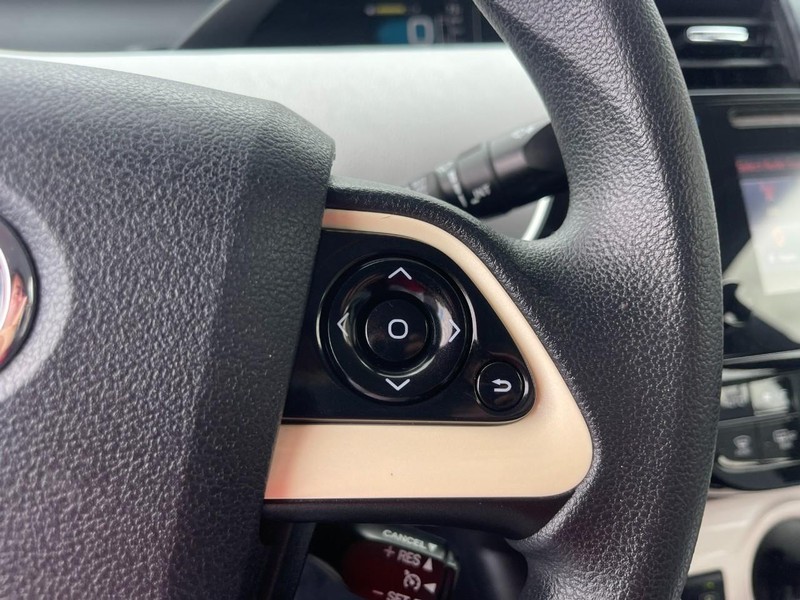 Toyota Prius Vehicle Image 19