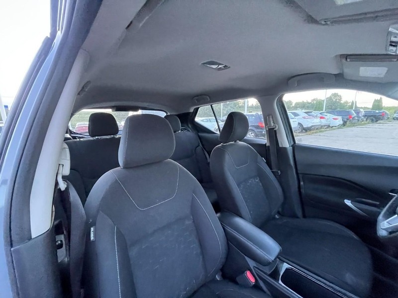 Nissan Kicks Vehicle Image 03