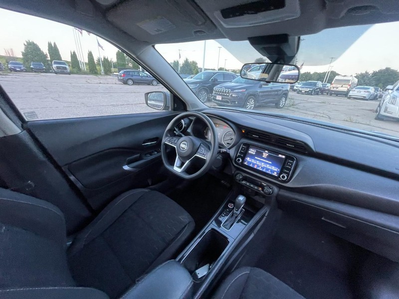 Nissan Kicks Vehicle Image 05