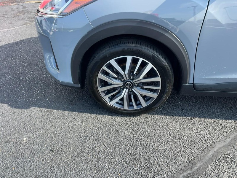 Nissan Kicks Vehicle Image 06
