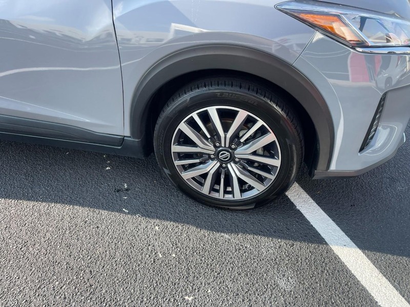 Nissan Kicks Vehicle Image 07