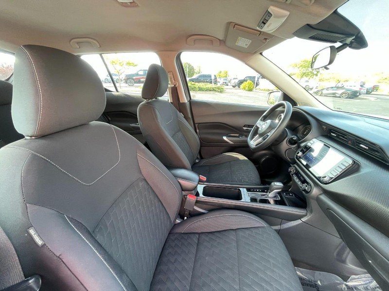 Nissan Kicks Vehicle Image 10