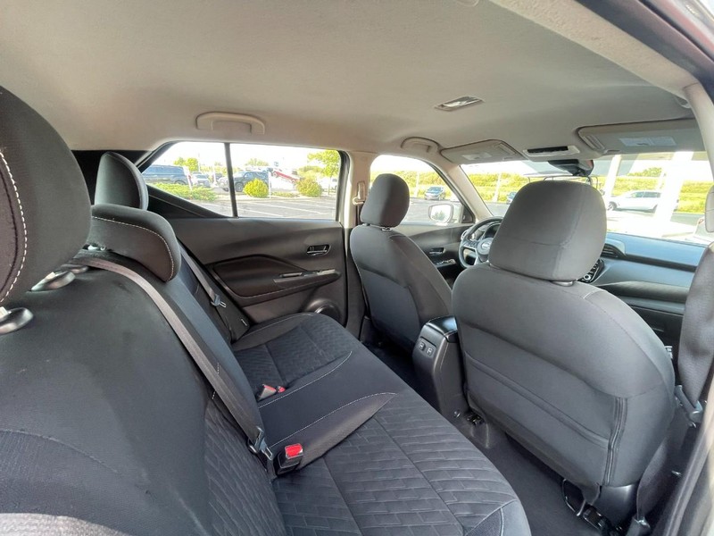 Nissan Kicks Vehicle Image 13