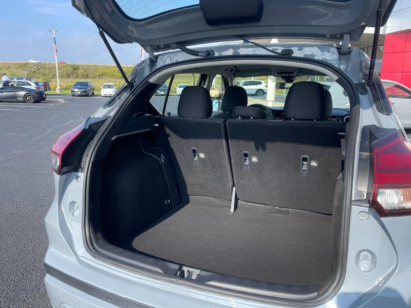 Nissan Kicks Vehicle Image 14