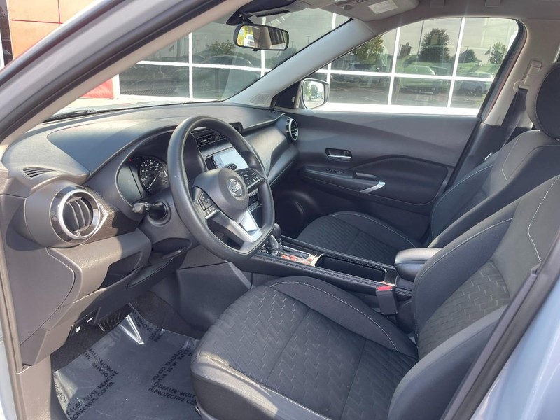 Nissan Kicks Vehicle Image 16