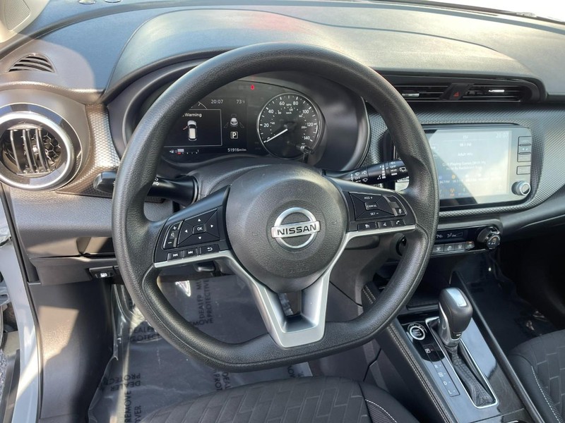 Nissan Kicks Vehicle Image 17