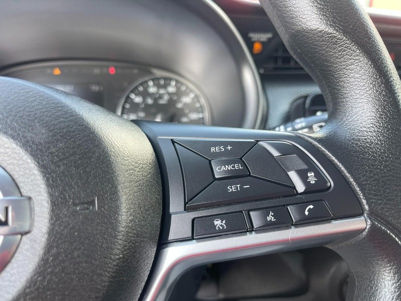 Nissan Kicks Vehicle Image 19