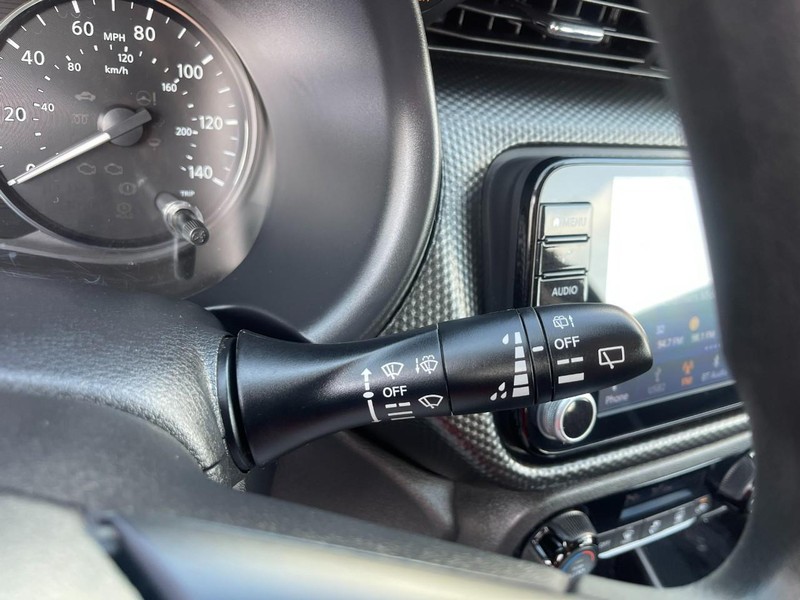 Nissan Kicks Vehicle Image 21