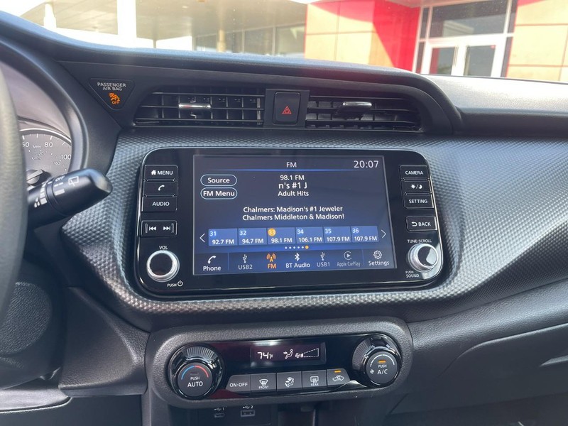 Nissan Kicks Vehicle Image 24